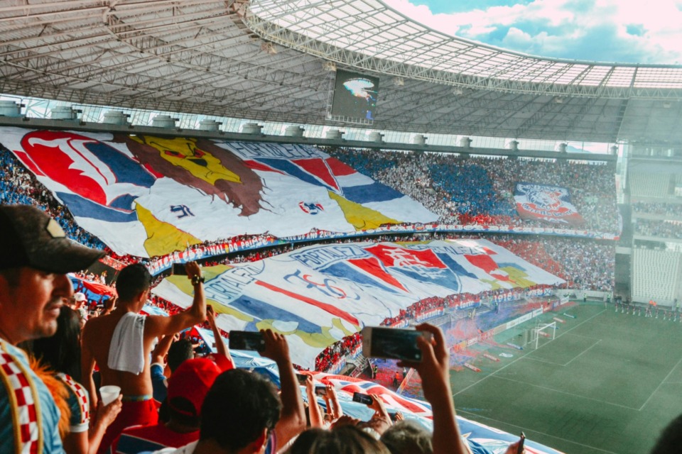 Svetovno prvenstvo 2026 ne bo le glasbeno obarvano, temveč bo spremenilo nogomet, kot ga poznamo. Število ekip se s 32 povečuje na 48, kar pomeni več reprezentanc