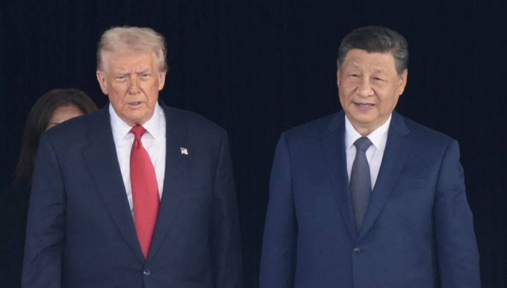 Trump in Xi želita vrh v Pekingu obvarovati pred sporom zaradi Irana