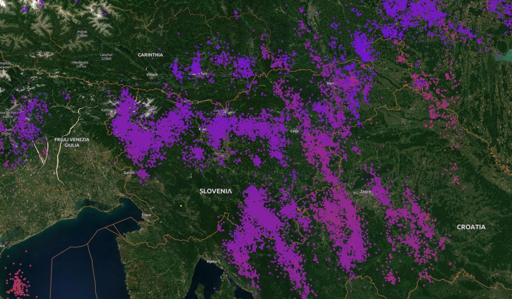 Udarci strel nad Slovenijo in okolico 