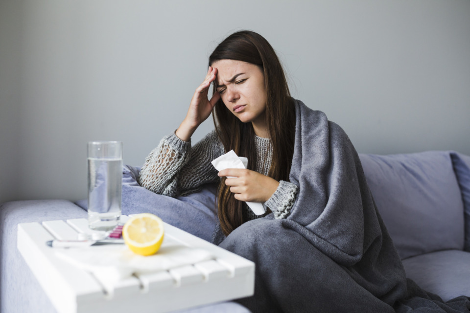 Viroza simptomi: kako jih prepoznati in kdaj je čas za pregled