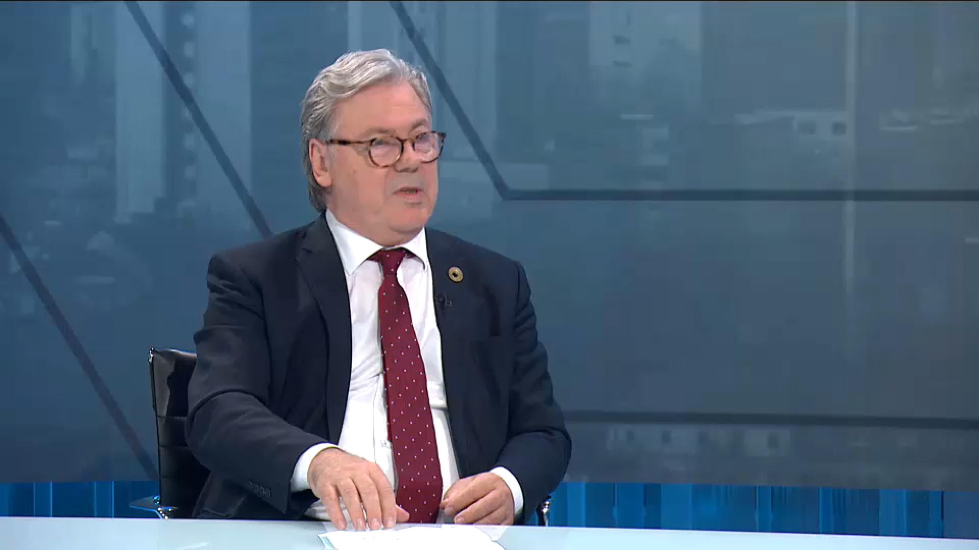 Volk prepričan: v Sloveniji so bili na delu vohuni. Skrbi ga tudi korupcija