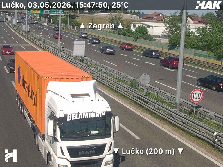 V Dalmaciji prvi zastoji na poti v Zagreb, med priključkoma Otočac in Žuta Lokva v smeri Zagreba 10-kilometrska kolona
