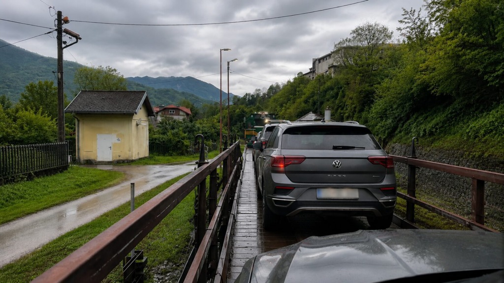 V Mostu na Soči z avtovlaka padel 61-letni tuji državljan