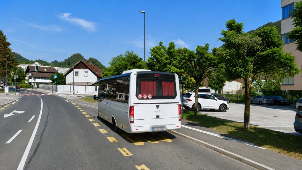 20-letnik trčil v avtobus