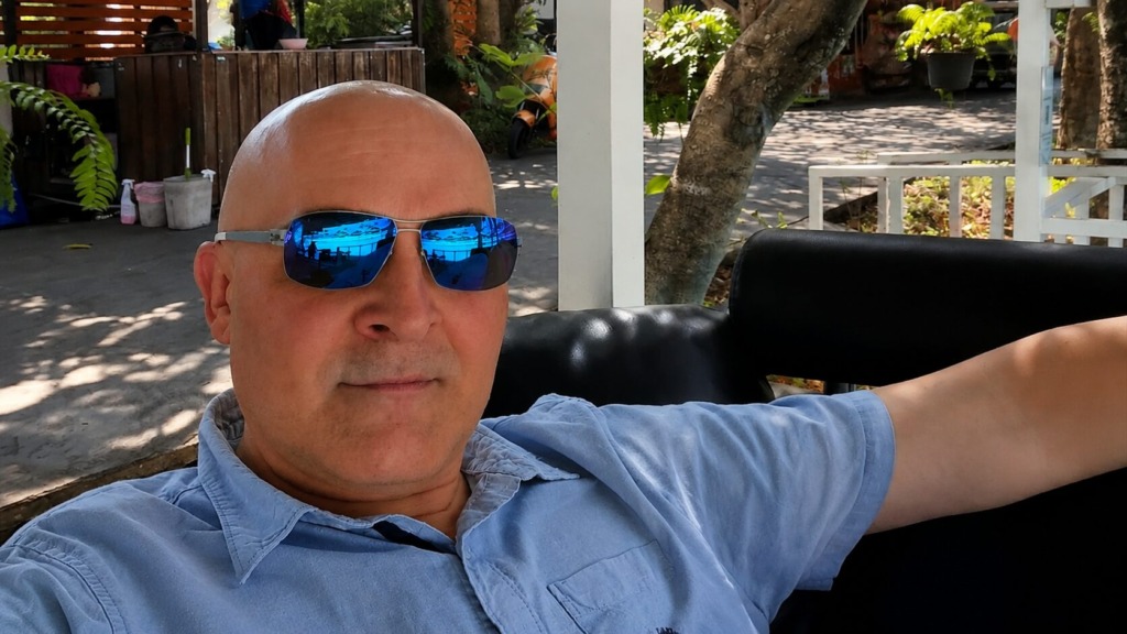 Koliko dejansko zasluži novi minister Borut Rončević? Po vprašanjih o premoženju se je oglasil na Facebooku