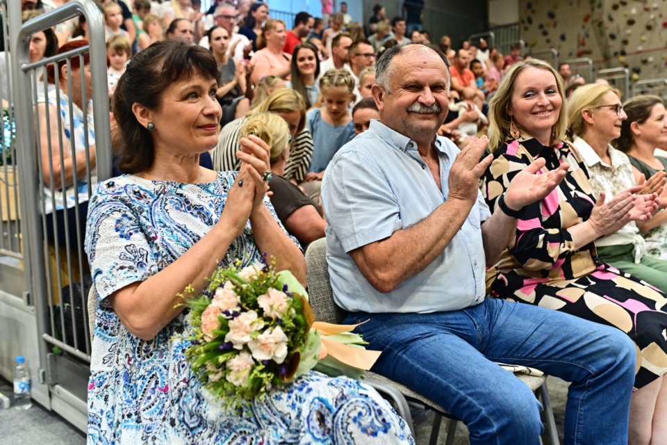 Čestitke v dolenjsko občino, kjer v vrtcu že 30 let negujejo bogato tradicijo, ki povezuje generacije, Anja Štefan navdušila