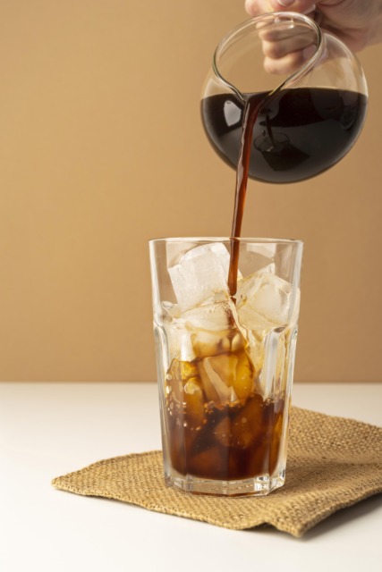 Ledena kava recept z uporabo cold brew osnove