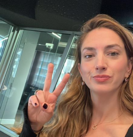 Radijska voditeljica, igralka in glasbenica Manuela Svorcan.
