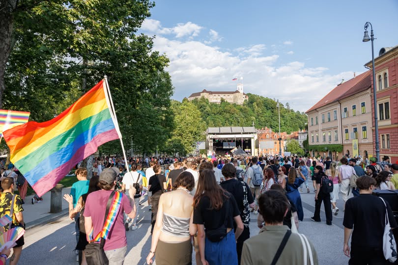 Pod objavo MOL-a o Paradi ponosa završalo: komentarji razkrili jezo in odpor: "Si kar si, ni se pa treba vn metat.” (FOTO)