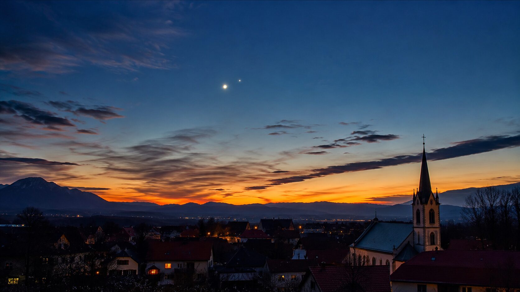 Za vse ljubitelje nočnega neba: nocoj nas čaka prizor, ki ga ne gre zamuditi (FOTO)