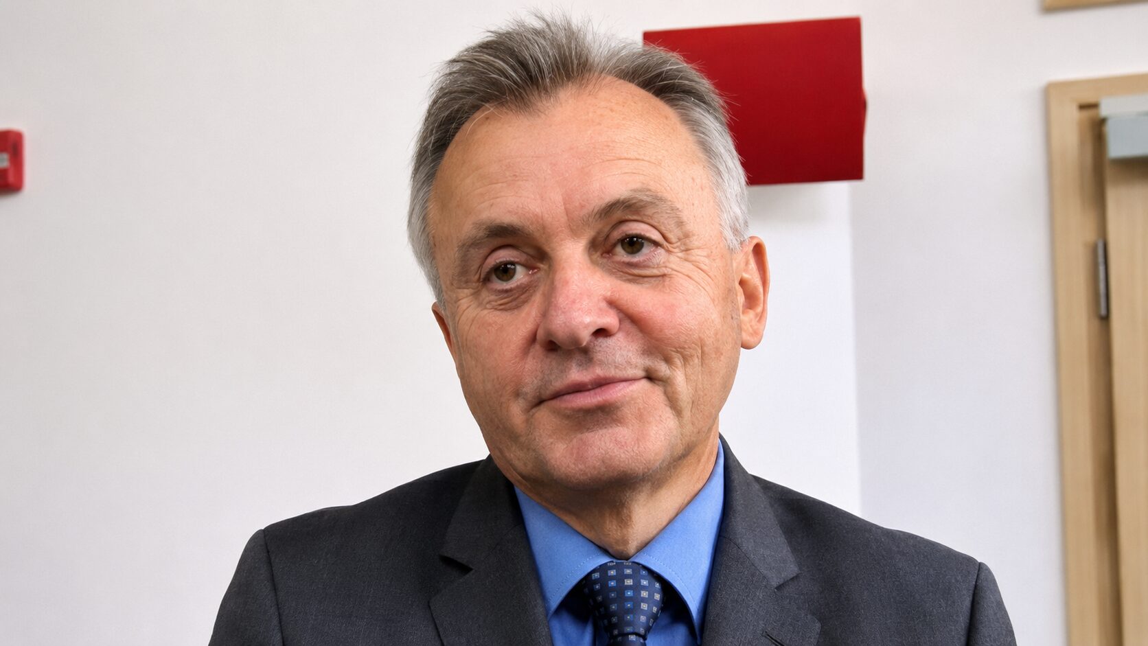 Anton Guzej bo 15. avgusta začasno prevzel vodenje Darsa in na mestu predsednika uprave nasledil Andreja Ribiča.