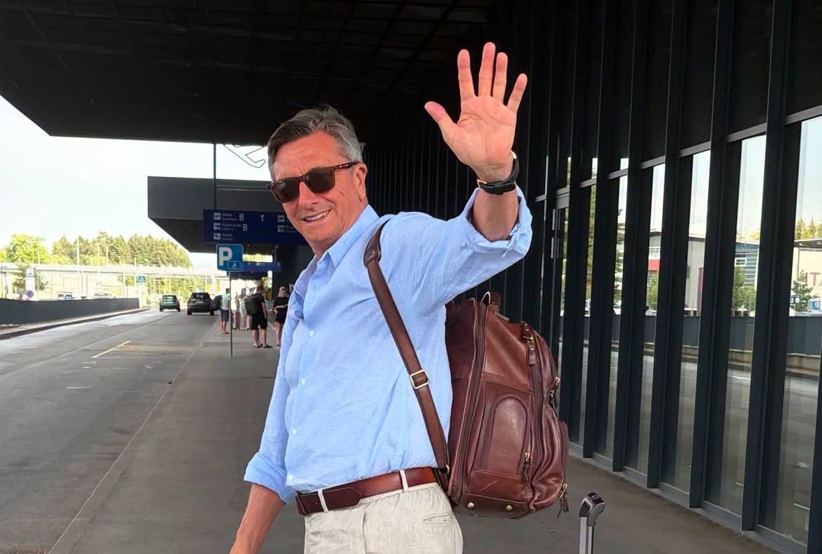 Borut Pahor zapustil Slovenijo, na Kitajskem bo dobro zaslužil, tu številke