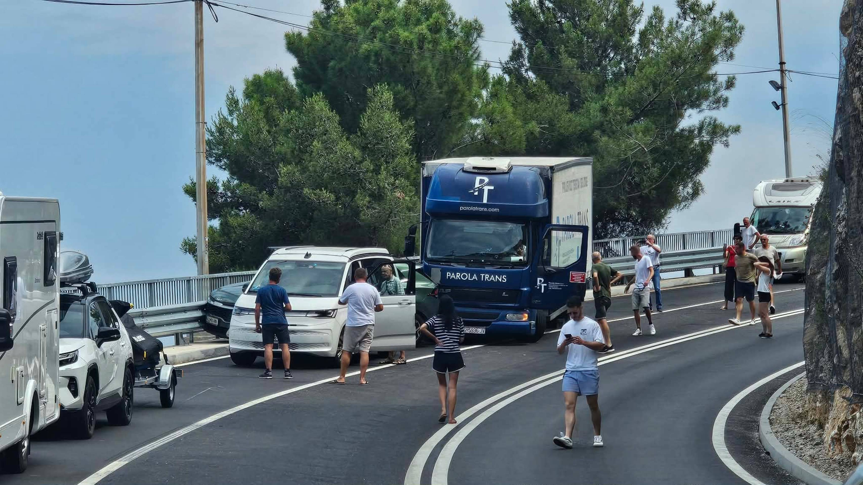 Javila se nam je bralka Sergeja – razkriva, kaj se ji je zgodilo med čakanjem na trajekt za Cres (foto)