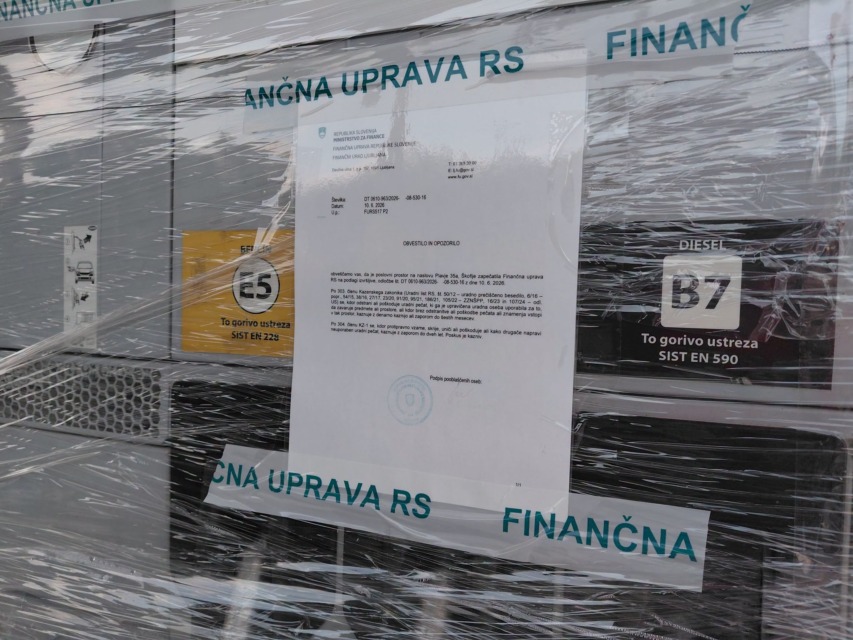 FURS zapečatil bencinski servis na Plavjah (vir Radio Koper)