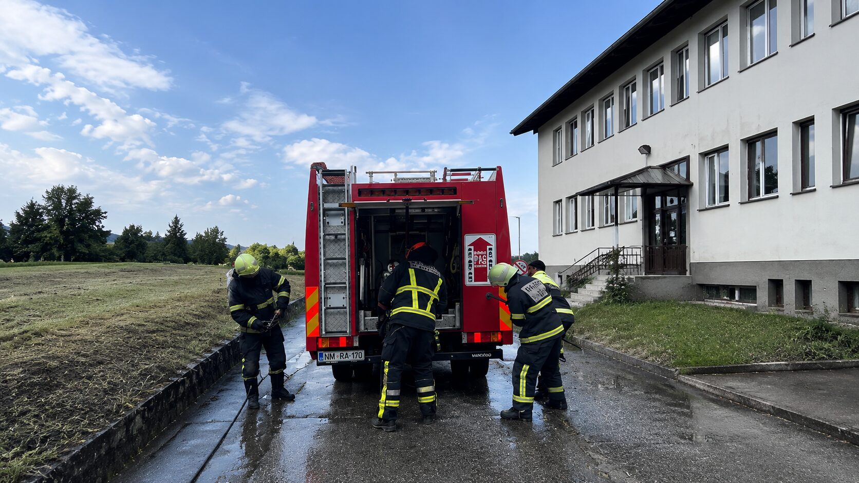 Ni pravih počitnic za zaposlene na topliški šoli, voda zalila vrtec in šolsko jedilnico (video)