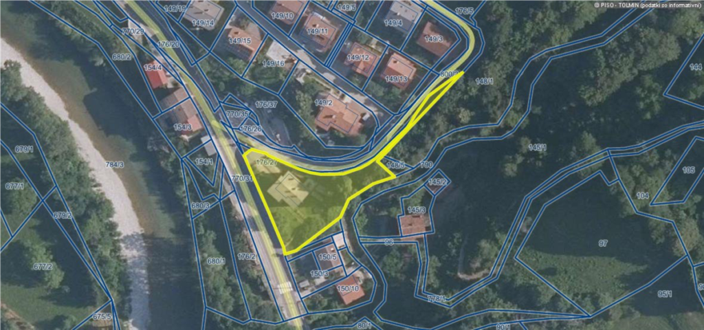 Kupujete hišo? Gorenjska občina prodaja nepremičnino z več kot 1.300 m² zemljišča – toliko boste odšteli (foto)