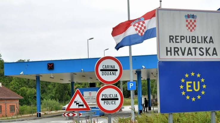 Potujete v Bosno? Če imate v avtu te stvari, vas lahko na meji doleti kazen do 13.800 evrov!