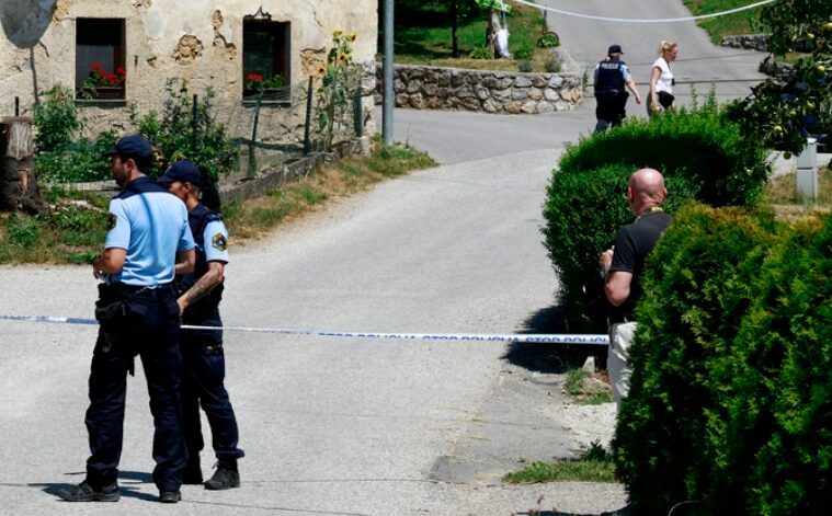 Nove podrobnosti streljanja pri Moravčah: policija potrdila, da je življenje 49-letnice ogroženo