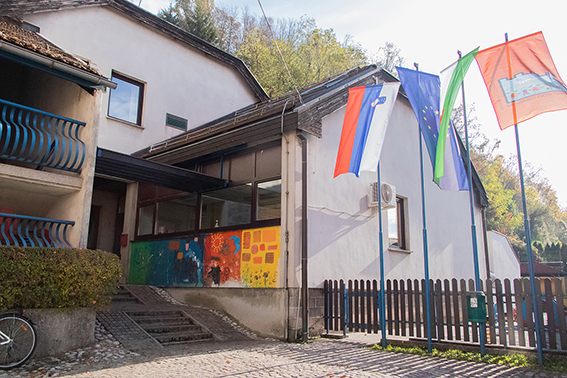 Starši ogorčeni: po 60 letih zapirajo ljubljanski vrtec, namesto njega naj bi prišla javna stanovanja za mlade