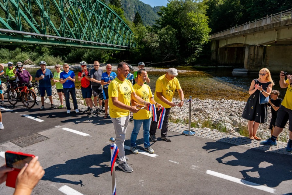 Kolesarska pot Bled–Bohinj je uradno odprta, a težav še ni konec
