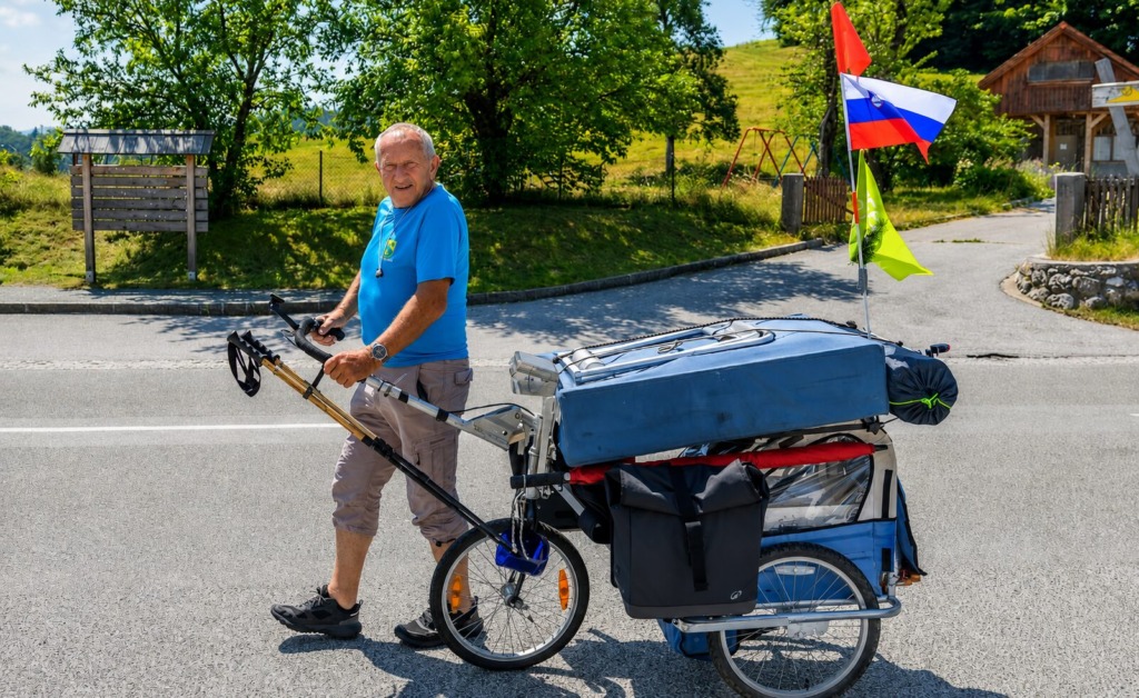 Pri skoraj 83 letih peš do Estonije: Polda Taler se je podal na pot, ki jo zmorejo le redki