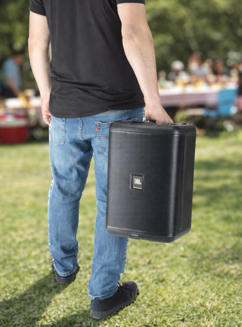 Prenosni aktivni zvočnik JBL EON ONE Compact.