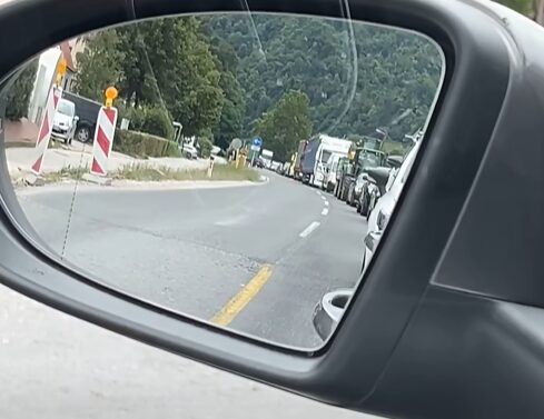Vozniki, pozor! Proti Celju se na Polulah promet močno zgošča
