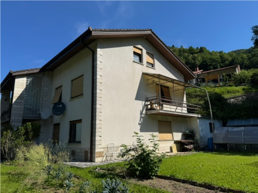 Prodaja hiše na Idriji pri Bači