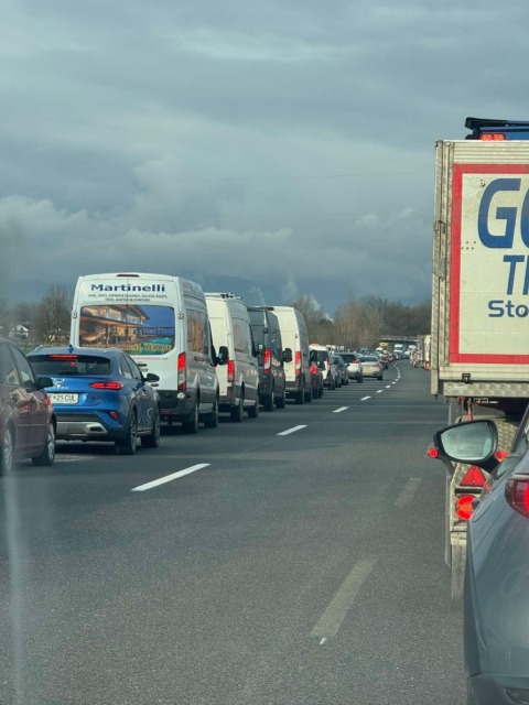 Vzpostavljen reševalni pas pospešuje intervencijo.