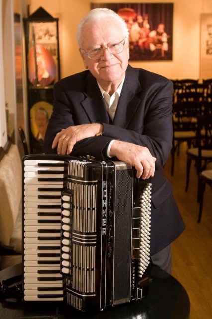 Slavko Avsenik s harmoniko