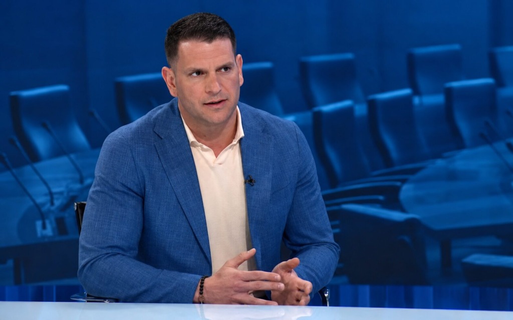 Stevanović po novi 44-milijonski pomoči Ukrajini udaril po mizi: “Ta denar potrebuje Slovenija!” (VIDEO)