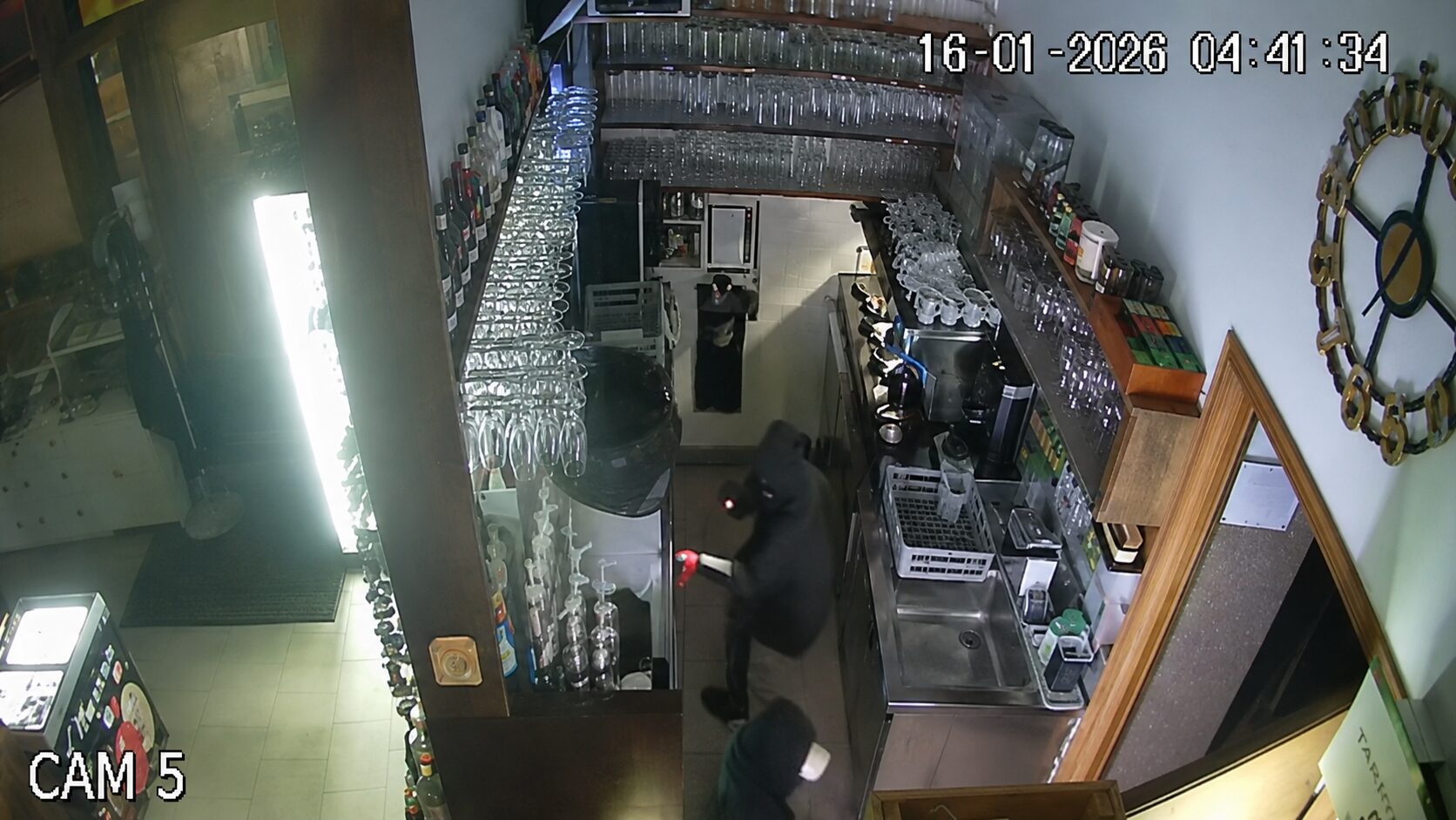 Ponoči vlomili v priljubljeno gostilno, njihov zapis pa je ganil krajane
