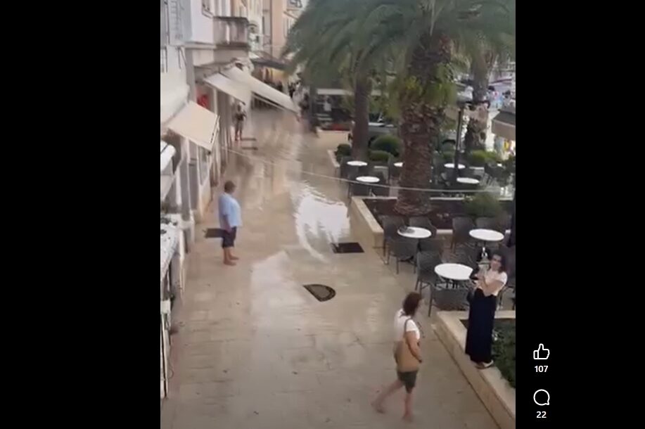 Neurje na Lošinju: morje v nekaj sekundah zalilo rivo, strela zanetila gozdni požar