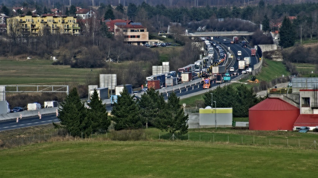 Nič novega, pripravite se: novi zastoji na dolenjski in primorski avtocesti