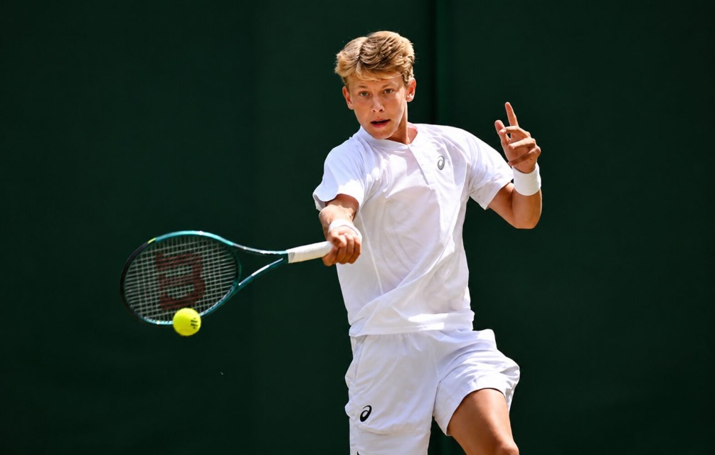KAKŠNA TENIŠKA PRAVLJICA! 17-letni Žiga Šeško si je pokoril sveto travo Wimbledona