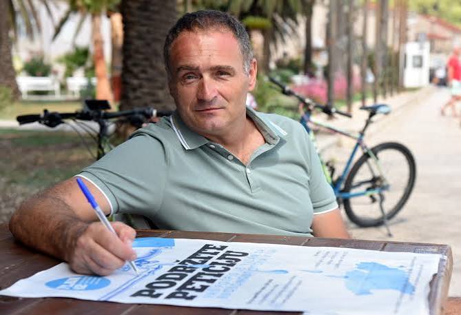 Spor zaradi gostinske terase prestopil vse meje: sredi mesta napadli in nokavtirali župana