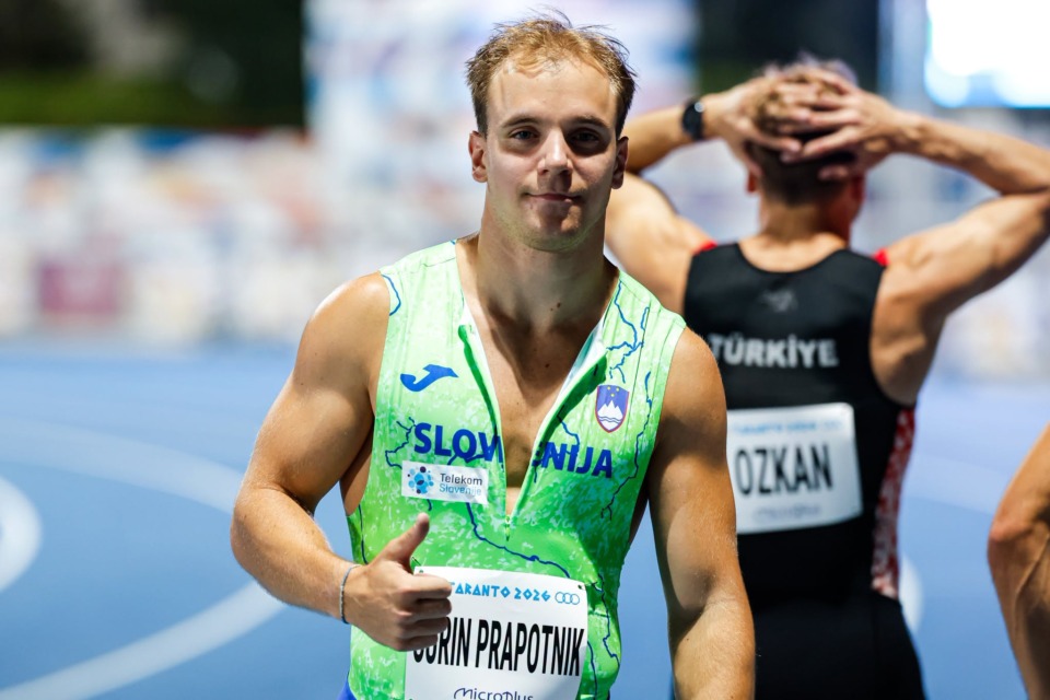 Anej Čurin Prapotnik po osvojeni bronasti medalji v Tarantu