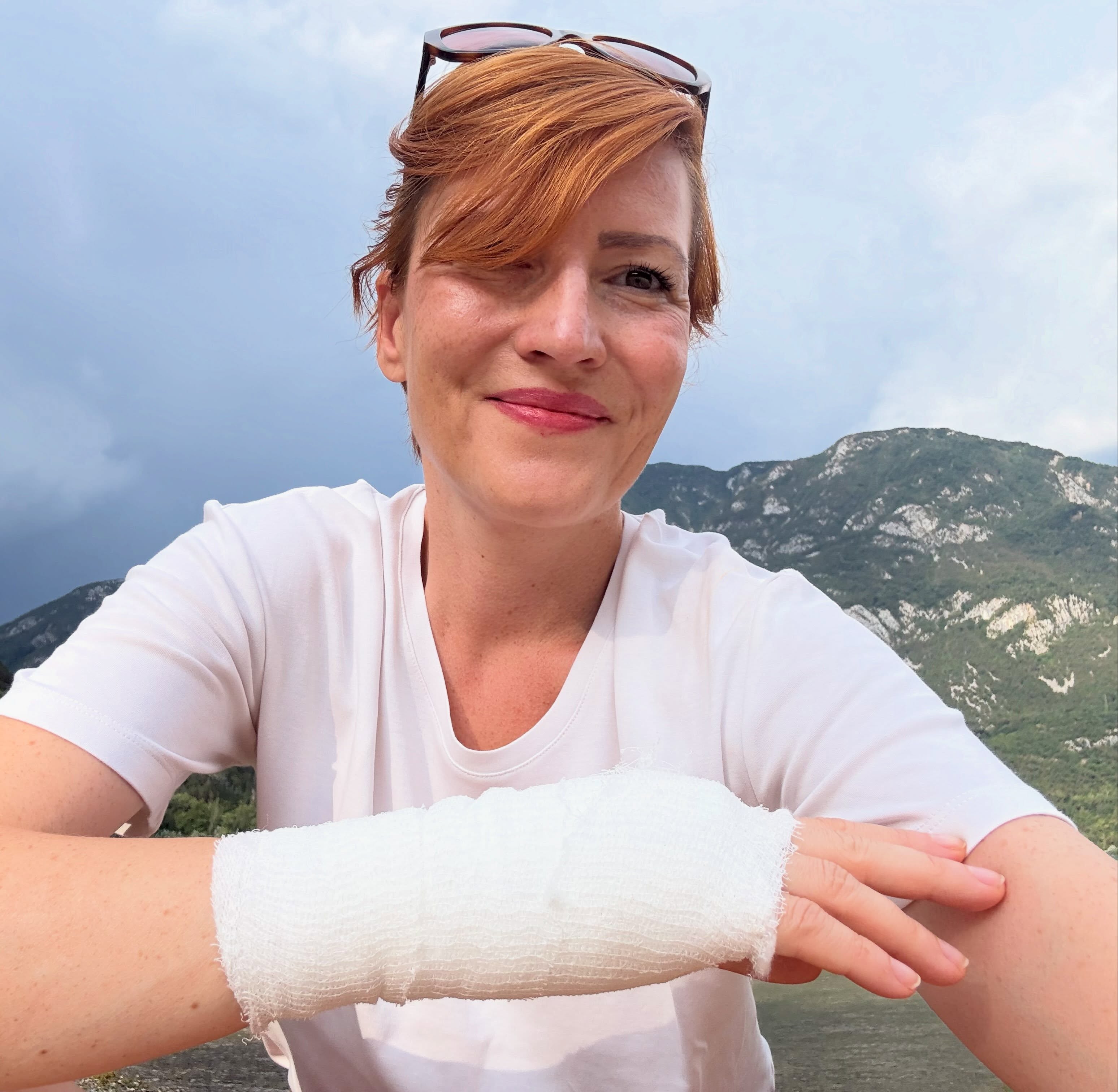Asta Vrečko v bolnišnico, tule podrobnosti