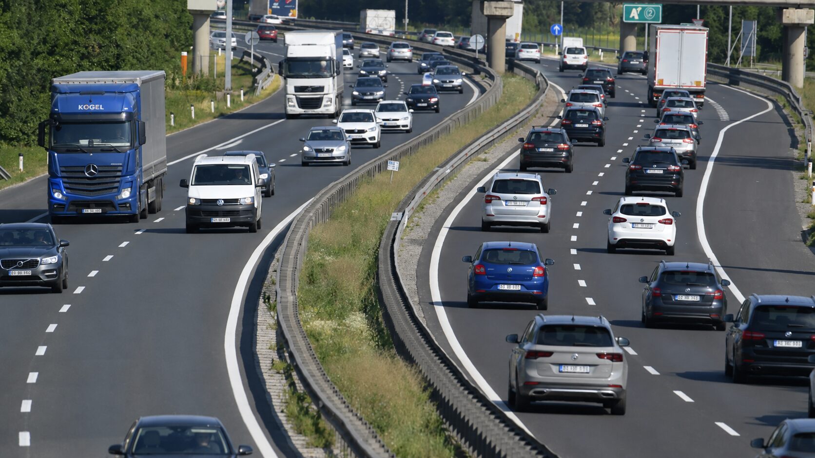 DARS razkril, kje bodo nove kamere lovile prehitre voznike (med njimi tudi višnjegorski klanec)
