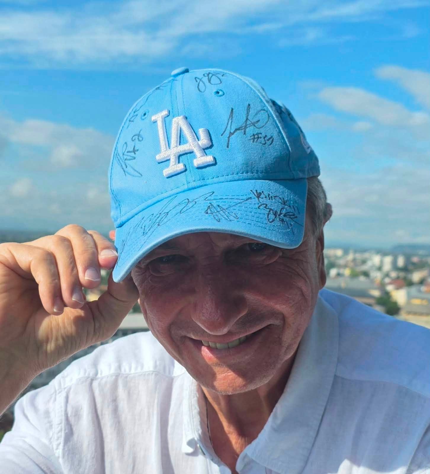 Borut Pahor jo je prvič pokazal! Še ne ve točno, kaj bi z njo. Imate idejo?