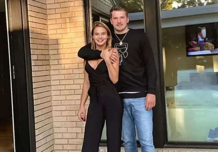 Luka Dončić in Anamaria Goltes.