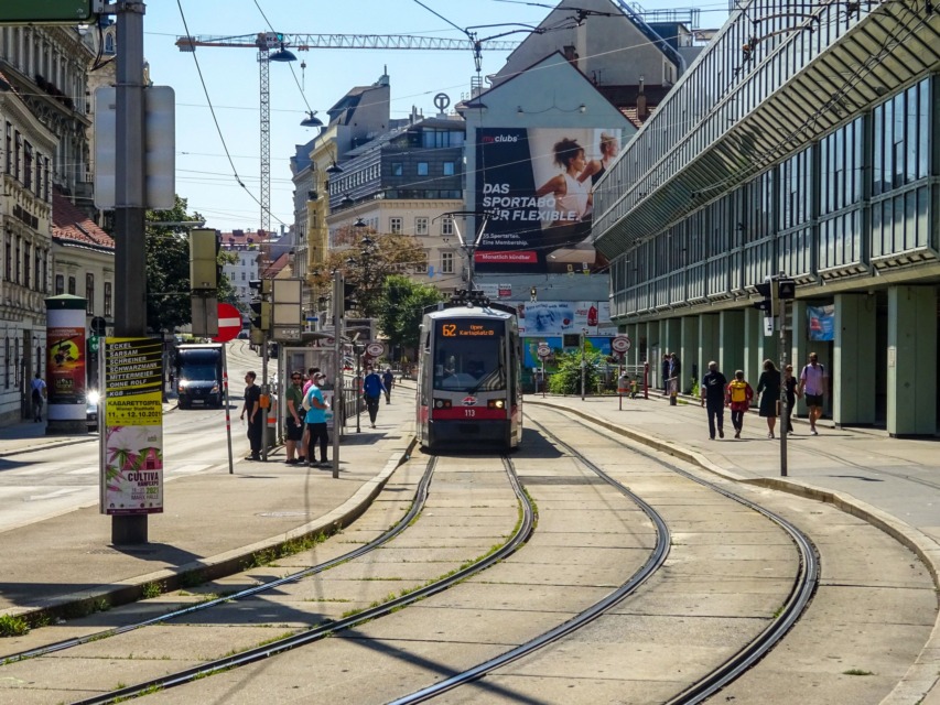 Dunaj izlet, pogled na prebližajoč se tramvaj
