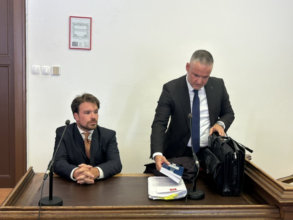 Dušan Smodej vendarle stopil pred sodnico, odšel je brez komentarja (foto)