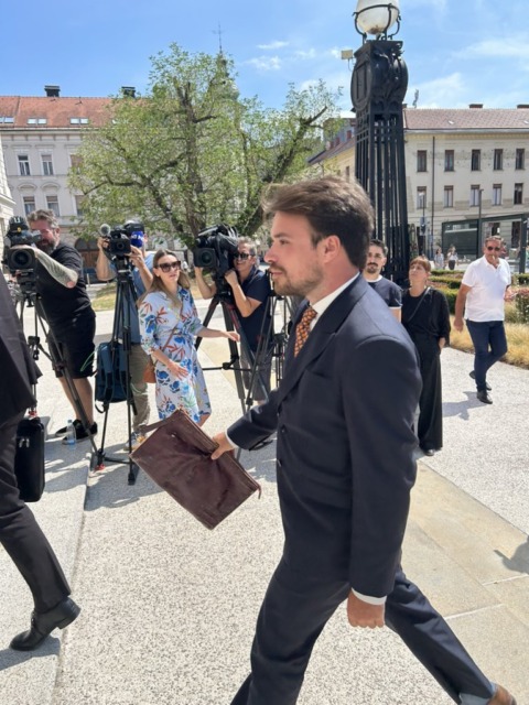 Dušan Smodej vendarle stopil pred sodnico, odšel je brez komentarja (foto)