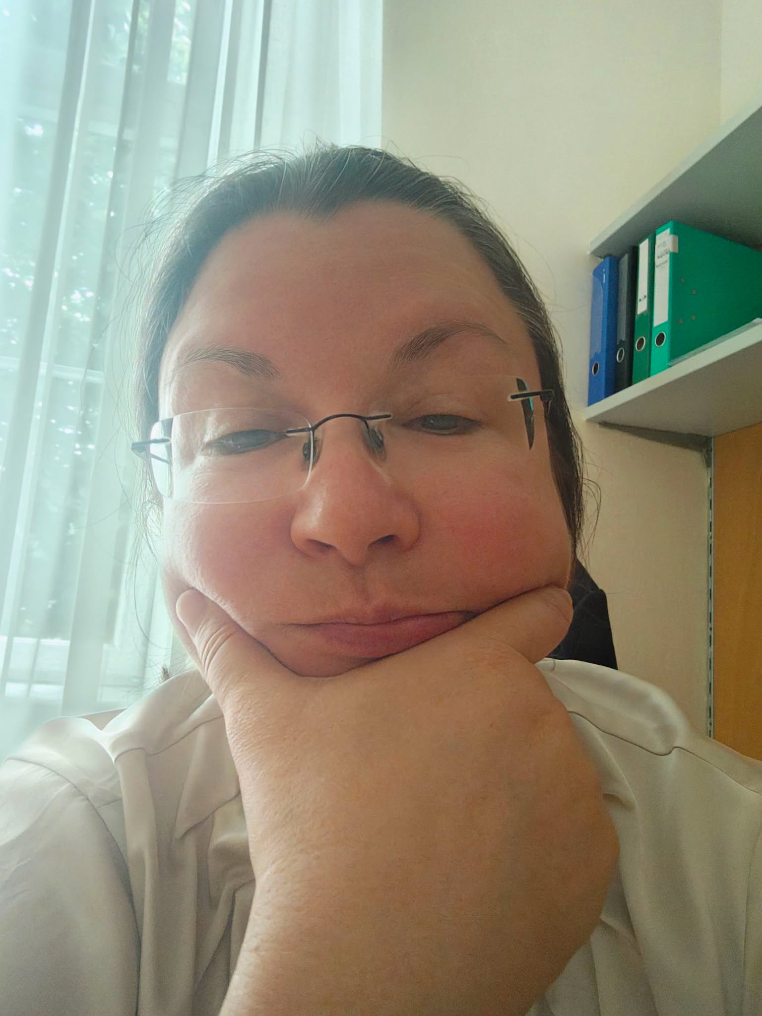 Katja Kokot po burni seji DZ brez dlake na jeziku: »Gabi se mi to. Naj zadnji ugasne luč!«