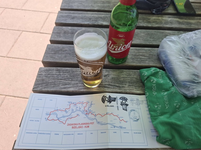 Postanek ob zemljevidu Zasavske planinske poti