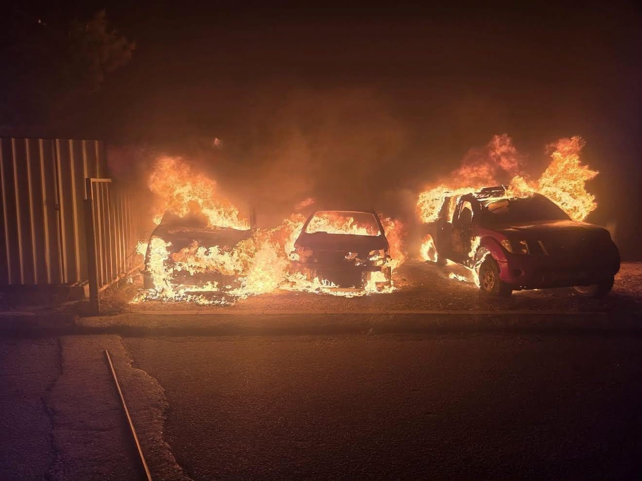 Sedem ljudi se pri Omišu bori za življenje, evakuirani tudi Slovenci: »Bili smo pri večerji. Potem so otroci začeli vpiti: ogenj, ogenj, ogenj!«