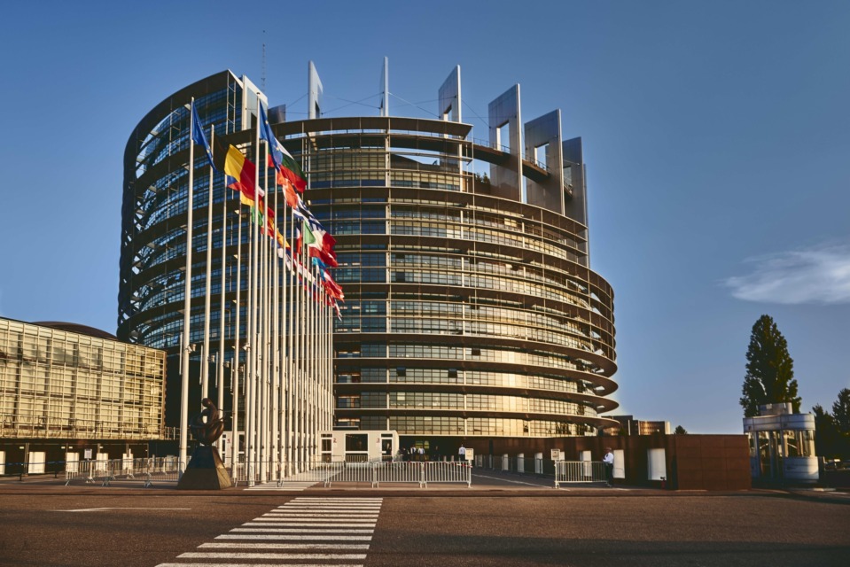 Stopnje izobrazbe EU, stavba Evropskega parlamenta