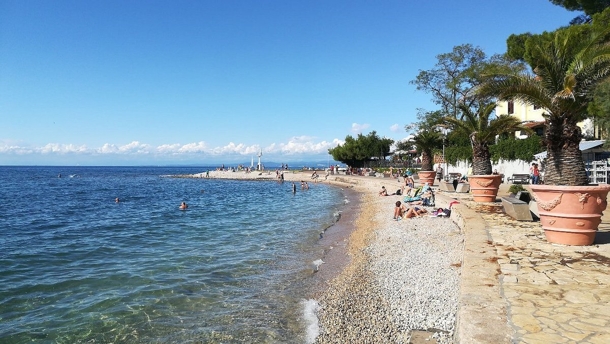 Dobra novica za kopalce: v Izoli je kopanje znova dovoljeno