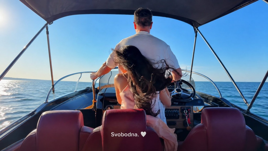 »Svobodna« Tina Gaber z dopusta v Turčiji objavila posnetek z Robertom Golobom (VIDEO)